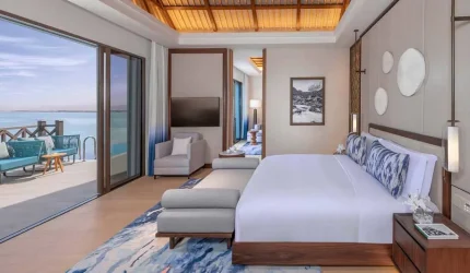 anantara_mina_al_arab_ras_al_khaimah_resort_guest_room_peninsula_sea_view_pool_villa_bedroom984x532