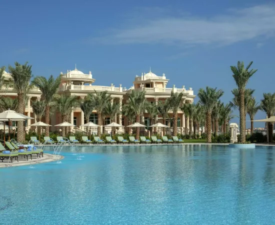 outdoor-pool-65ab90b5a1209